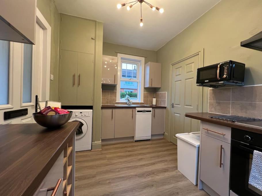 Appartamento The Rose- Grd Floor, 2-5 Beds, Smarttv, Uni, Tram, M250 Fibre Nottingham Esterno foto