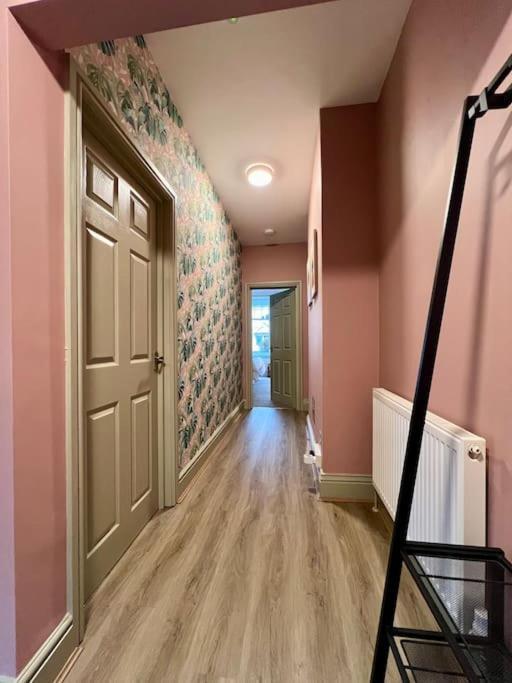 Appartamento The Rose- Grd Floor, 2-5 Beds, Smarttv, Uni, Tram, M250 Fibre Nottingham Esterno foto