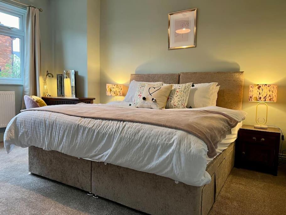 Appartamento The Rose- Grd Floor, 2-5 Beds, Smarttv, Uni, Tram, M250 Fibre Nottingham Esterno foto