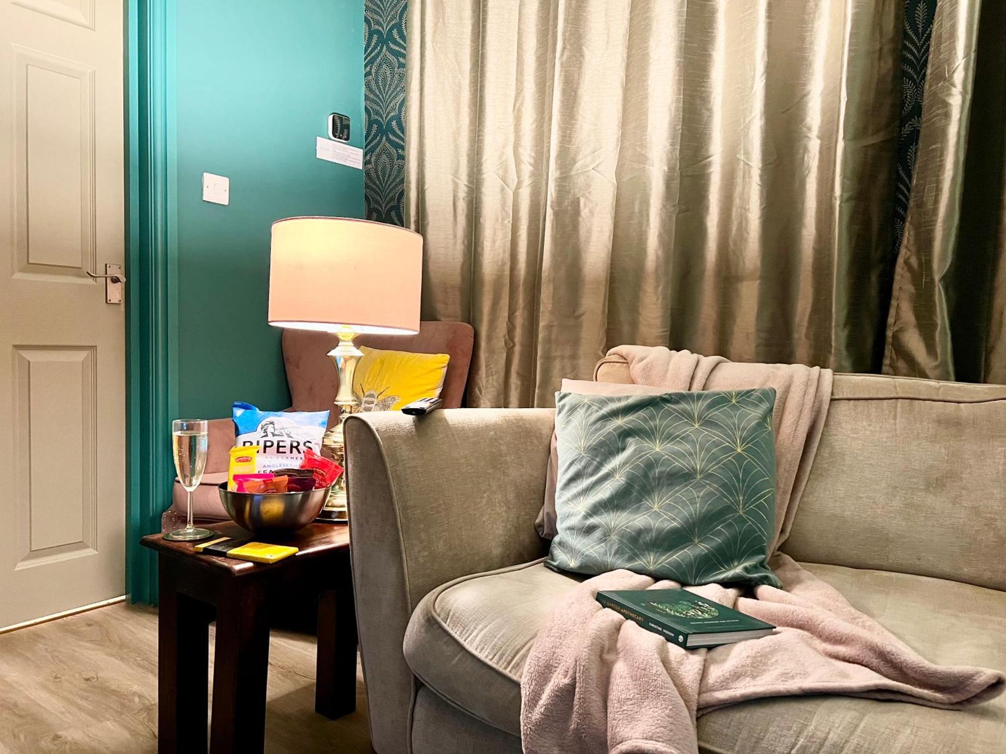 Appartamento The Rose- Grd Floor, 2-5 Beds, Smarttv, Uni, Tram, M250 Fibre Nottingham Esterno foto